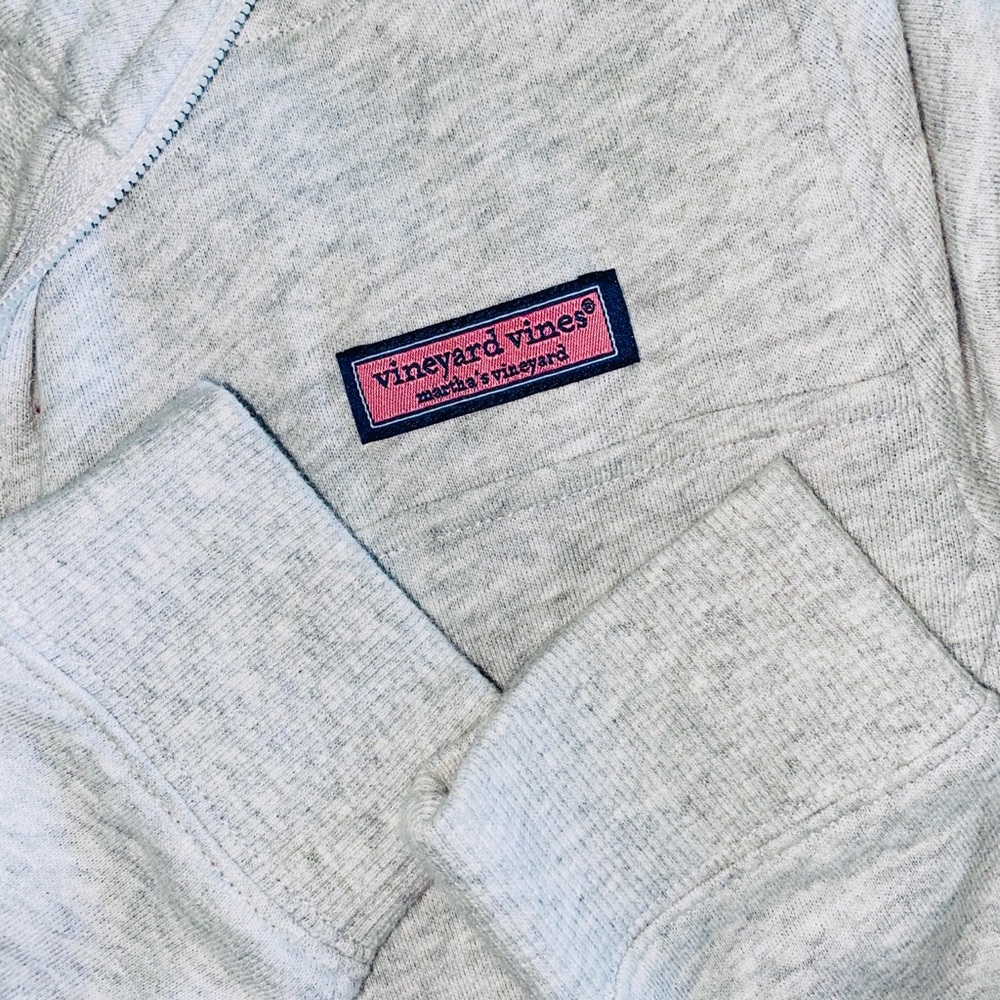 •Quarterzip Vineyard Vine Sweater•